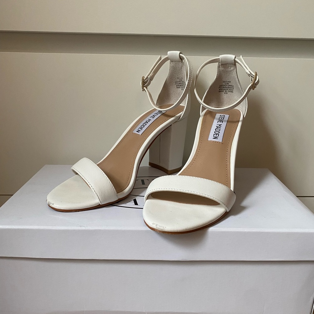 Steve Madden Declair Block Heel Sandals in White Leather Size 5.5
